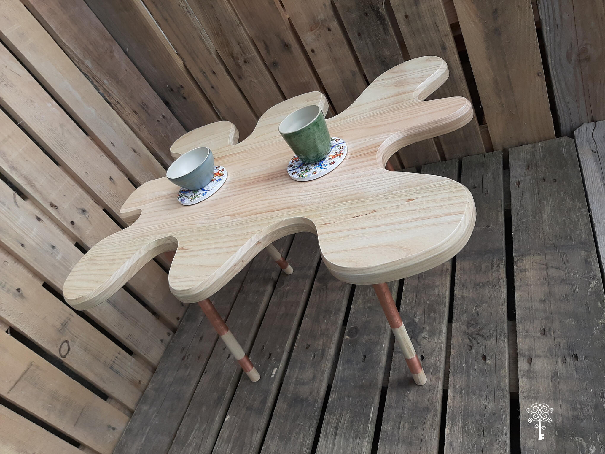 Table nuage écume de cirrus en frêne massif